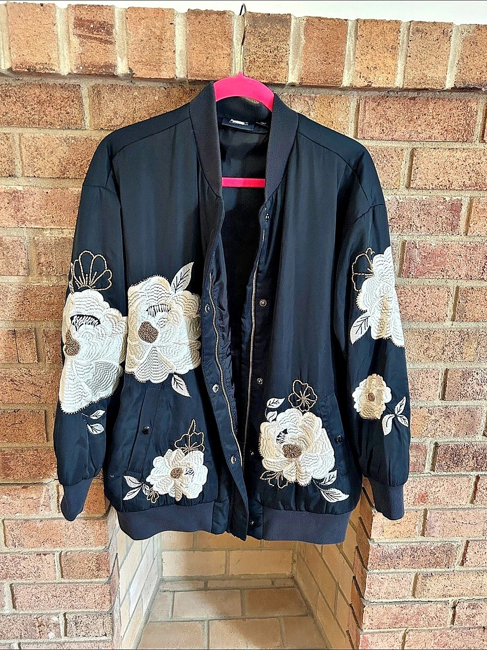 Maeve Floral Embroidered Bomber in Black & White Size Small